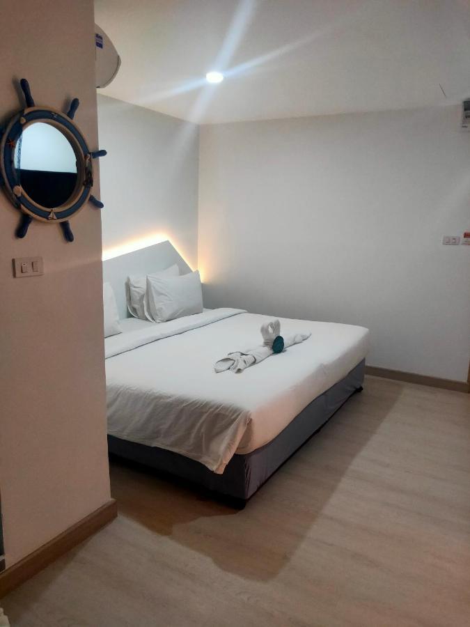 Bed By Boat Hotel y Apartamento Nonthaburi Exterior foto
