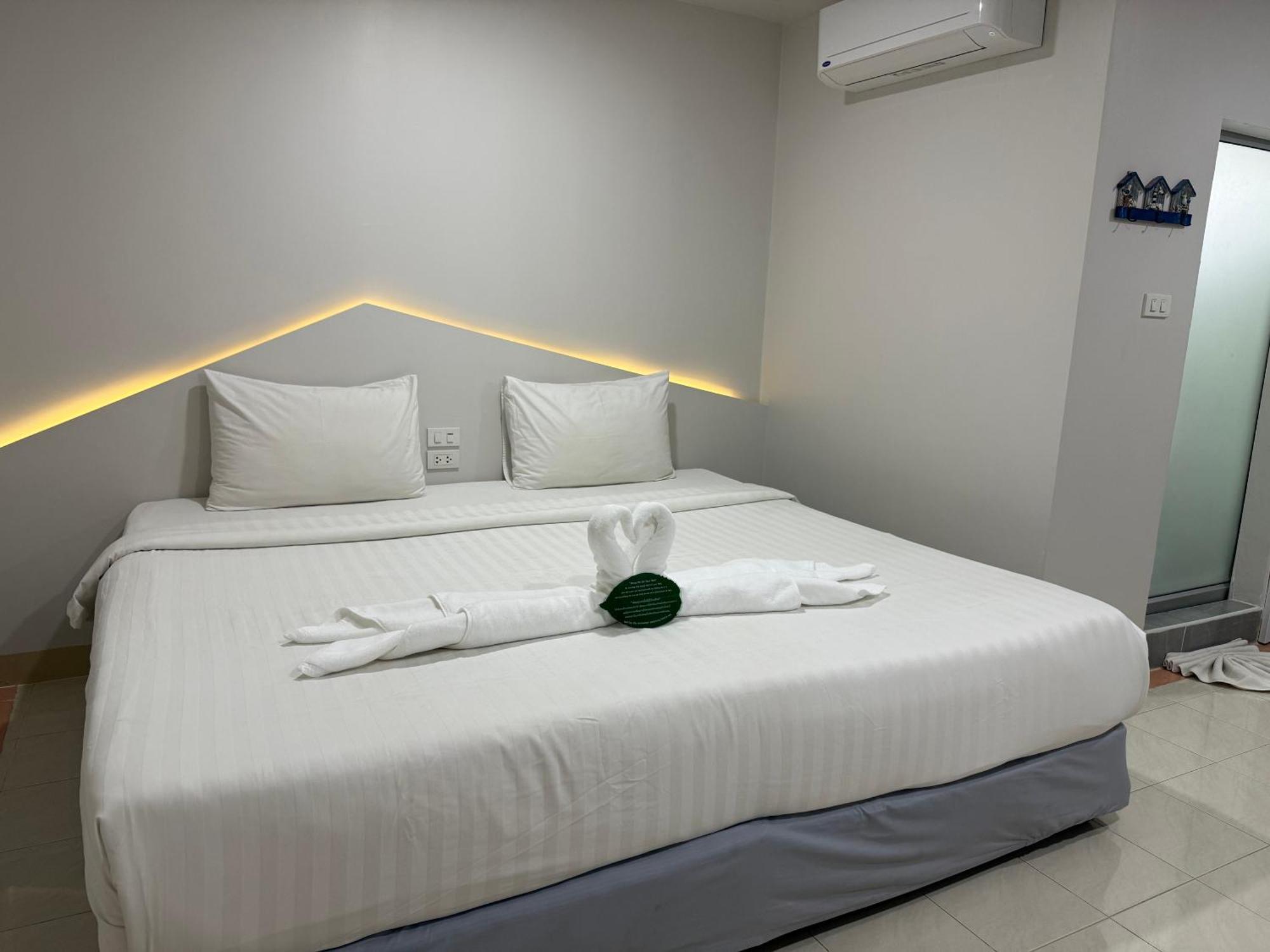 Bed By Boat Hotel y Apartamento Nonthaburi Exterior foto