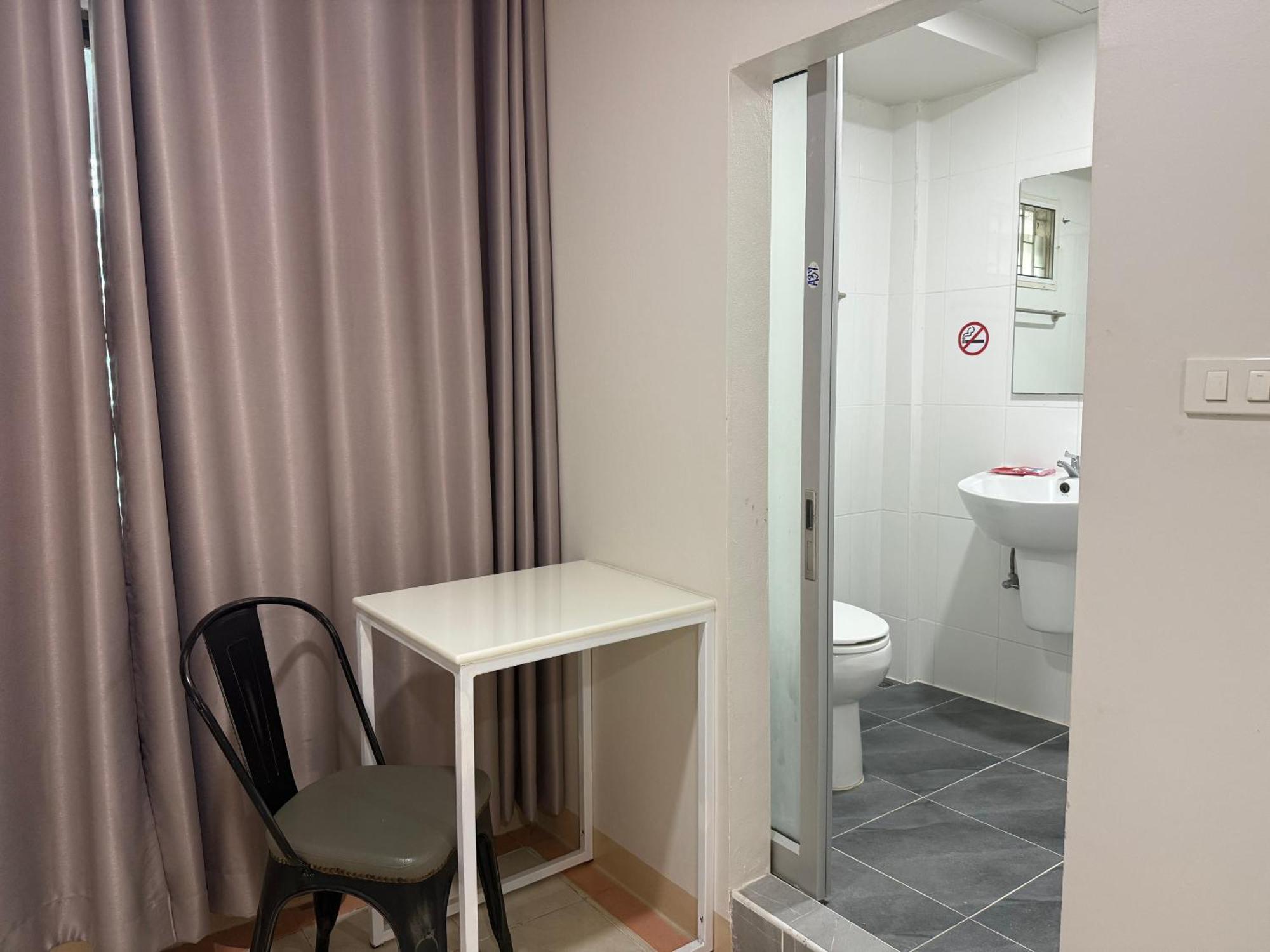 Bed By Boat Hotel y Apartamento Nonthaburi Exterior foto