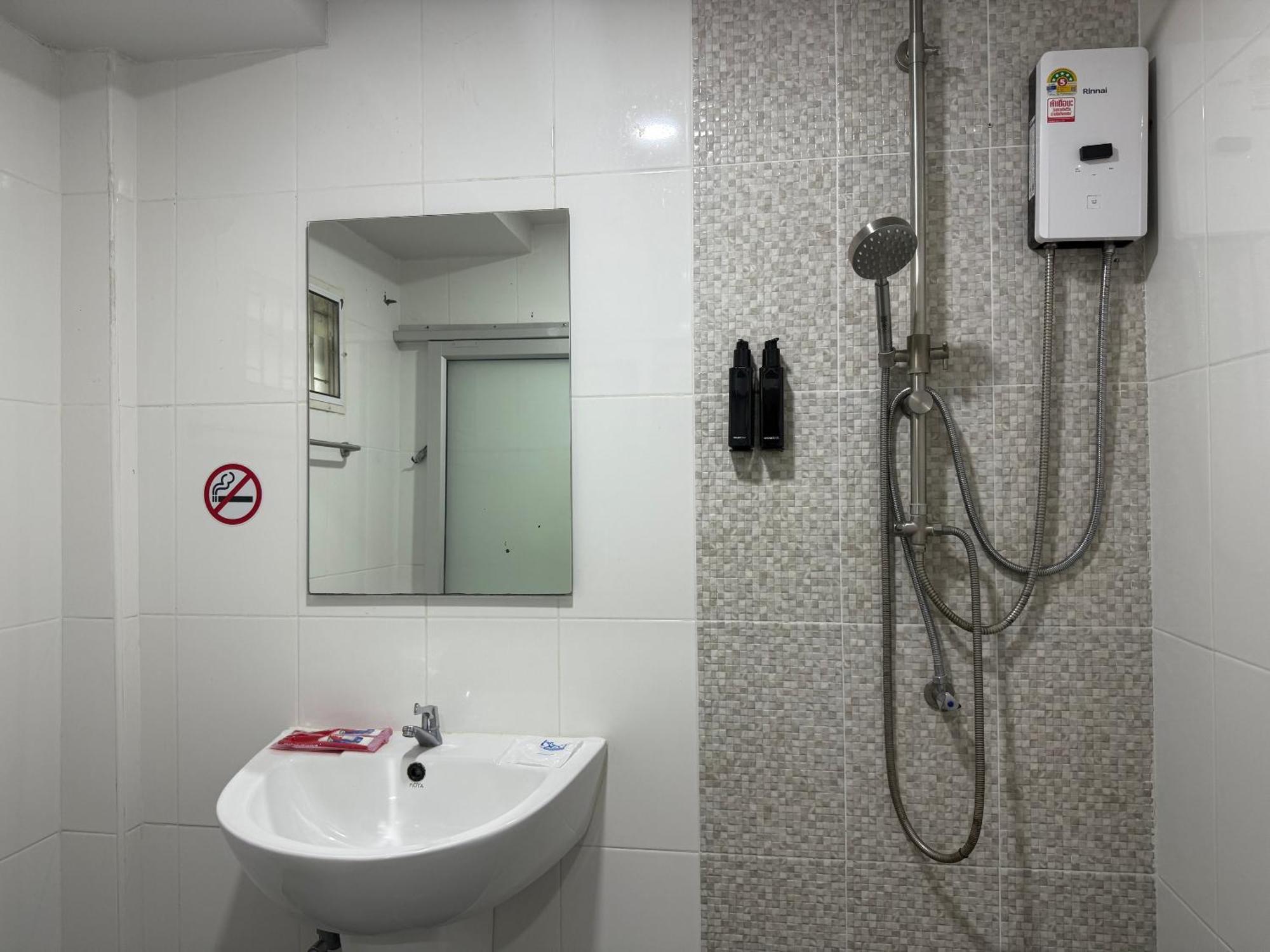 Bed By Boat Hotel y Apartamento Nonthaburi Exterior foto